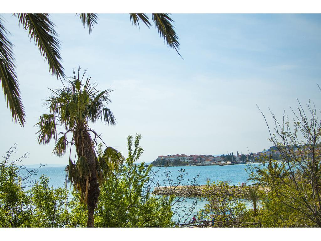 Apartment Sur La Plage Podstrana Exterior photo